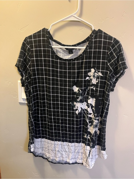 Simply Vera Vera Wang Tops - Simply Vera Wang Black Grid Floral Short Sleeve Top - Large